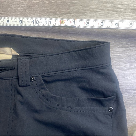 Duluth Trading Co Black Cargo‎ Pants with Durable Design - Picture 8 of 13
